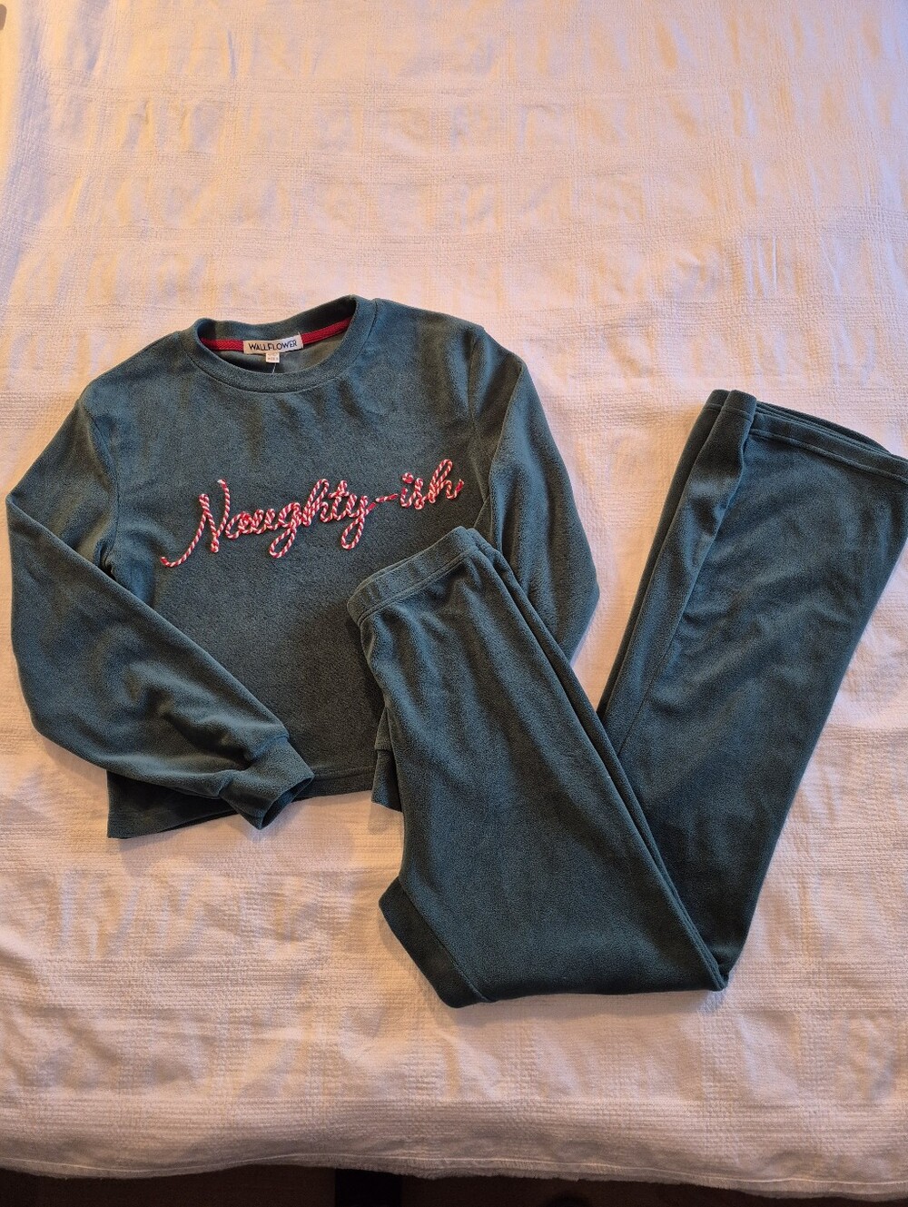 Wallflower womens S green fleece Naughty - ish lounge set NWOT